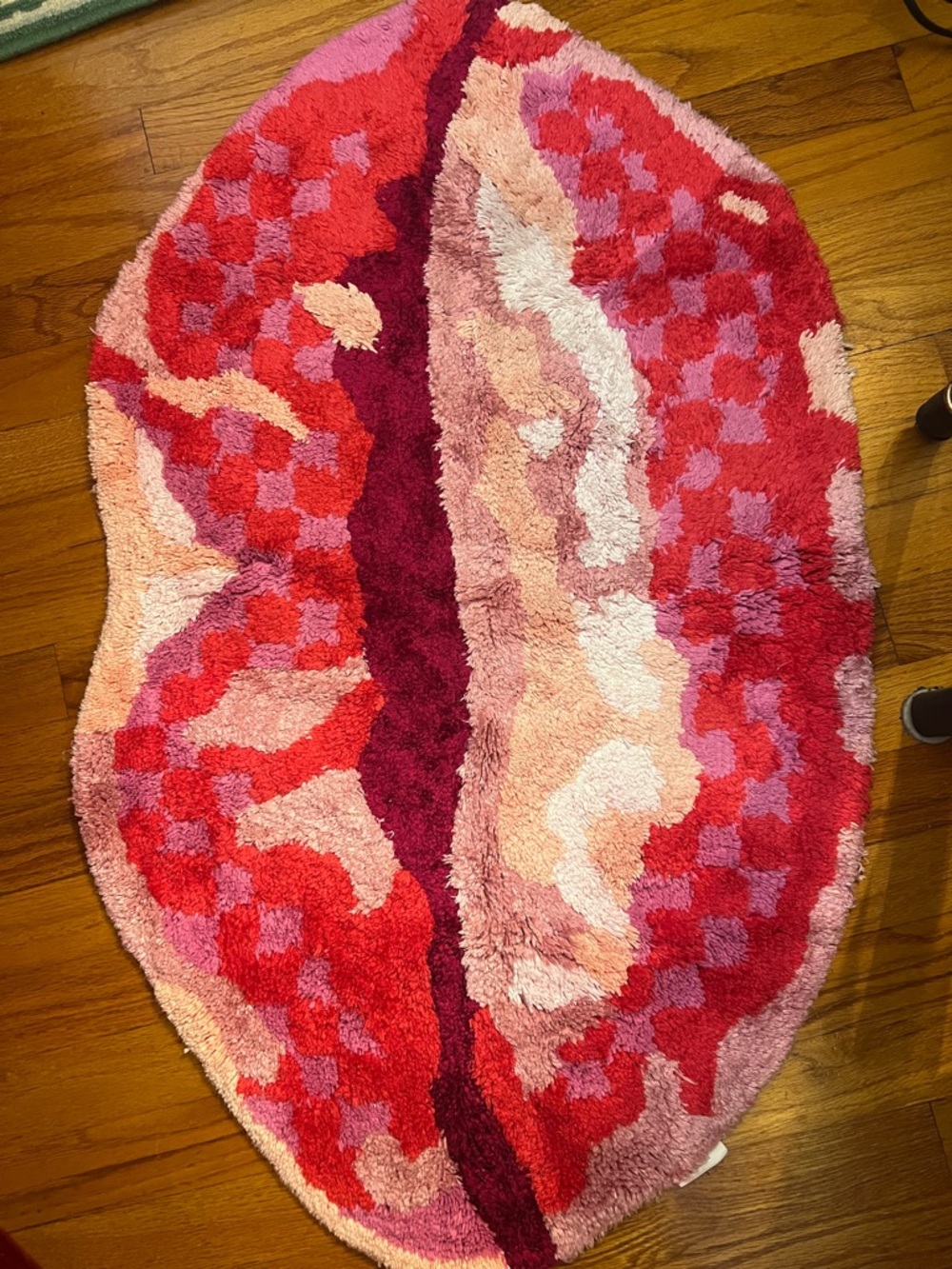 MacKenzie-Childs Pink and Red Lip-Shaped Bath Mat - Picture 3 of 5